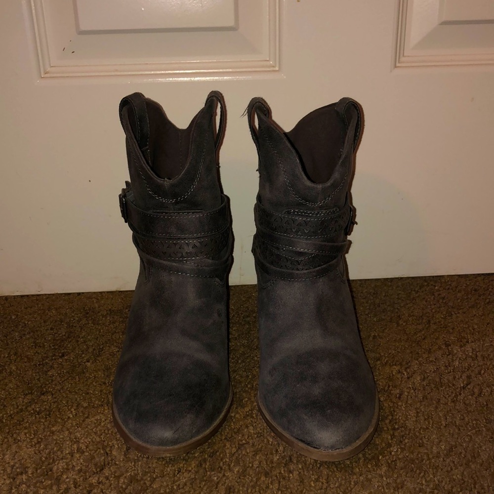 Heeled booties